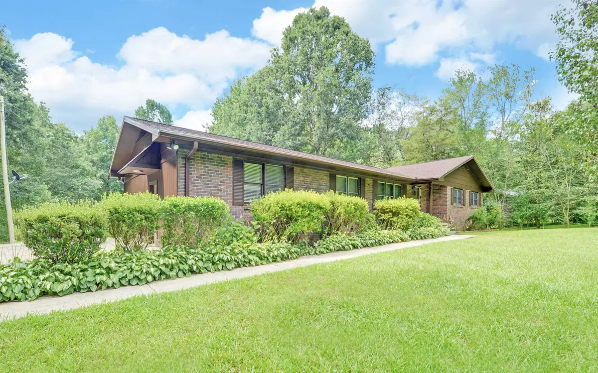 Toccoa, GA 30577,372 Abbey LN