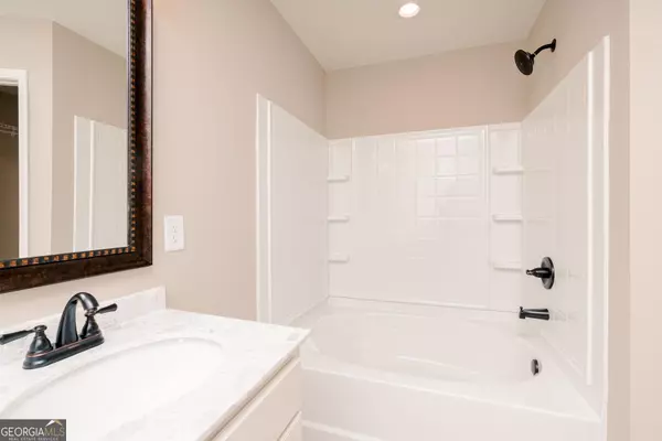 Byron, GA 31008,128 Red Tail CIR #LOT 146