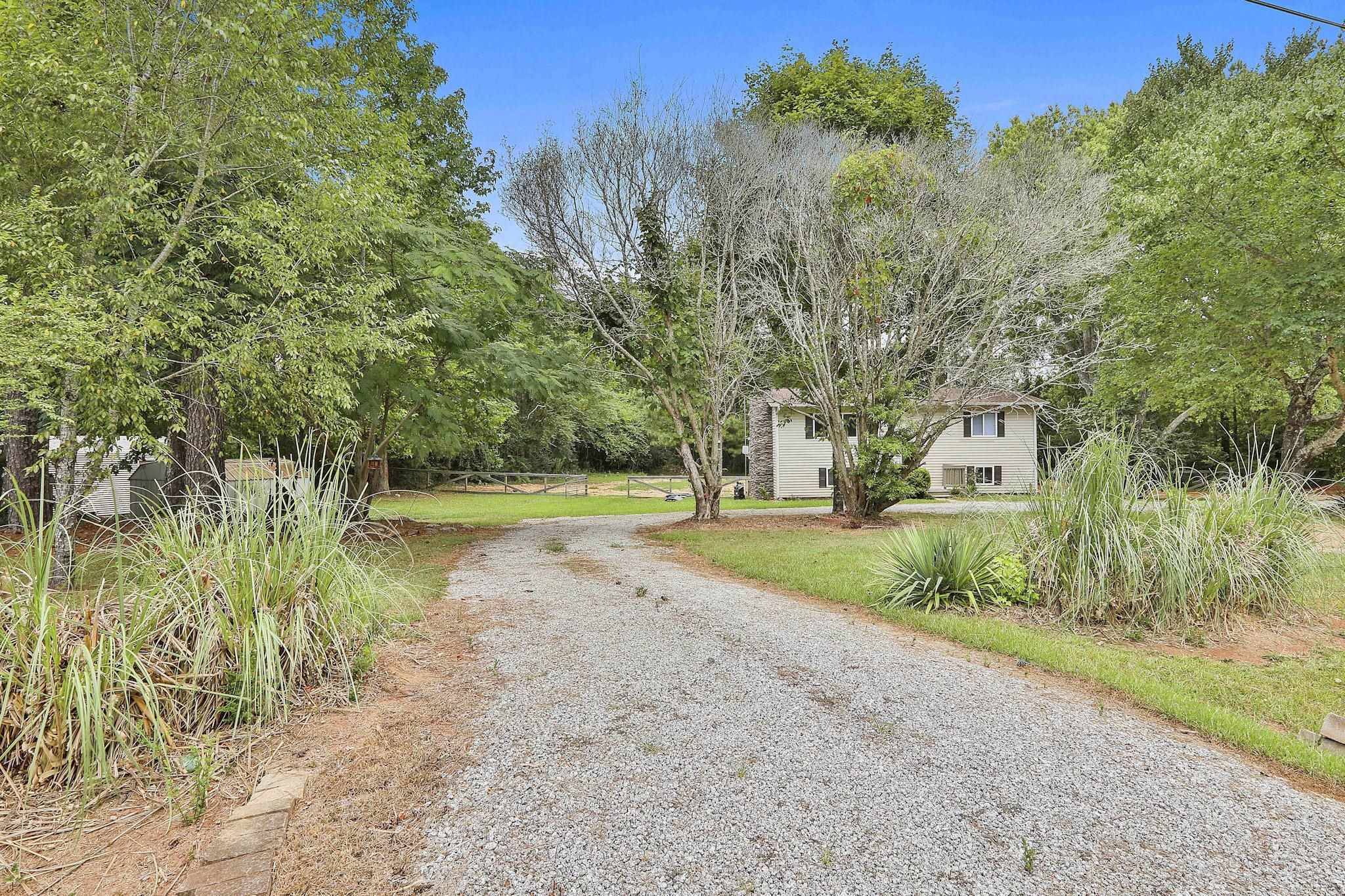 Moreland, GA 30259,226 Hines RD