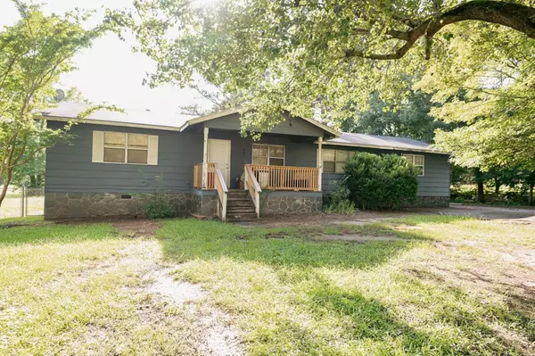 423 Collier RD, Barnesville, GA 30204