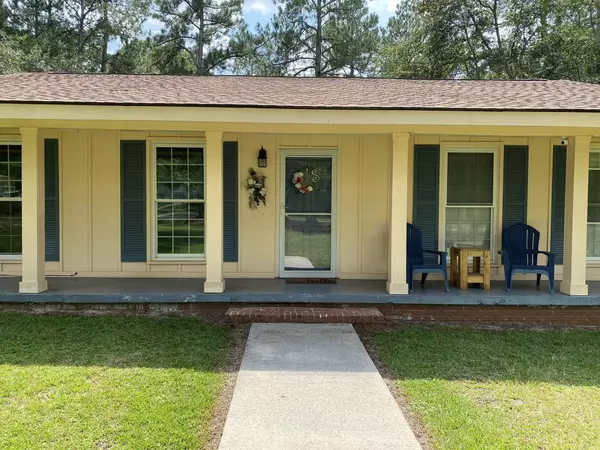 Swainsboro, GA 30401,115 Bull ST