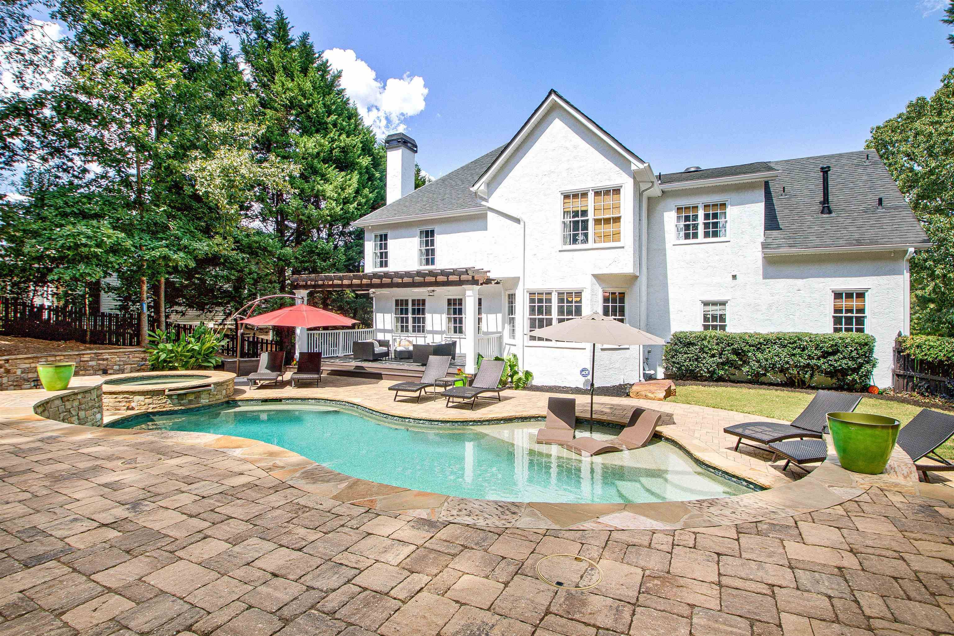Peachtree City, GA 30269,823 Southern Shore DR