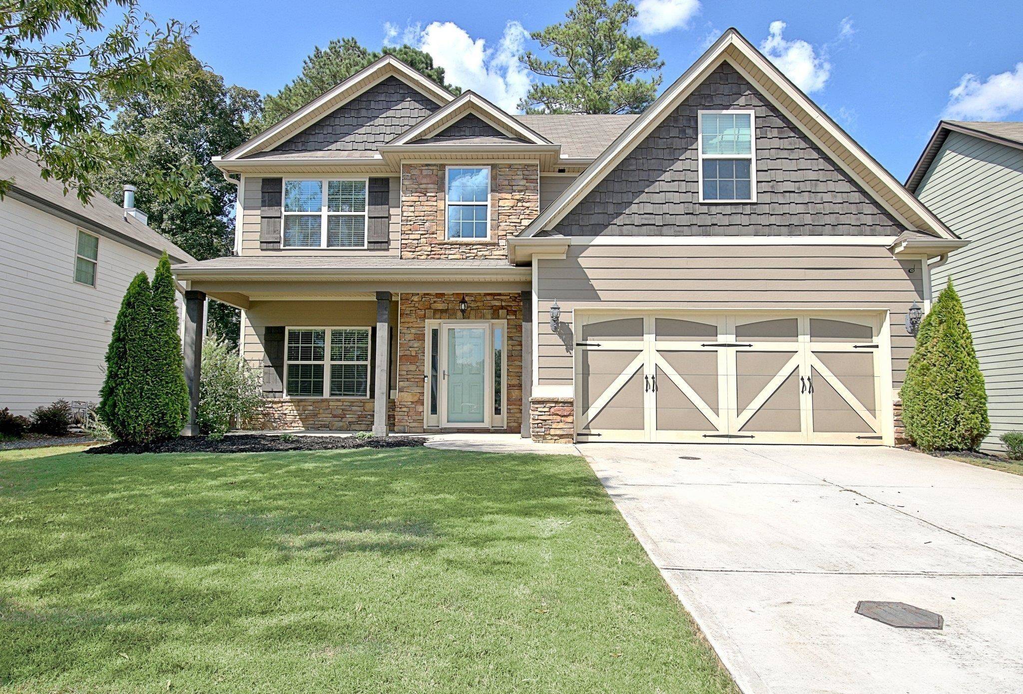 325 Briandwood DR, Newnan, GA 30265
