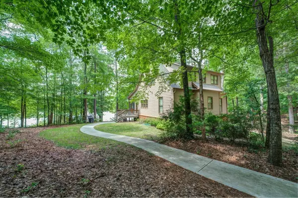 245 Cardinal PT, Monticello, GA 31064