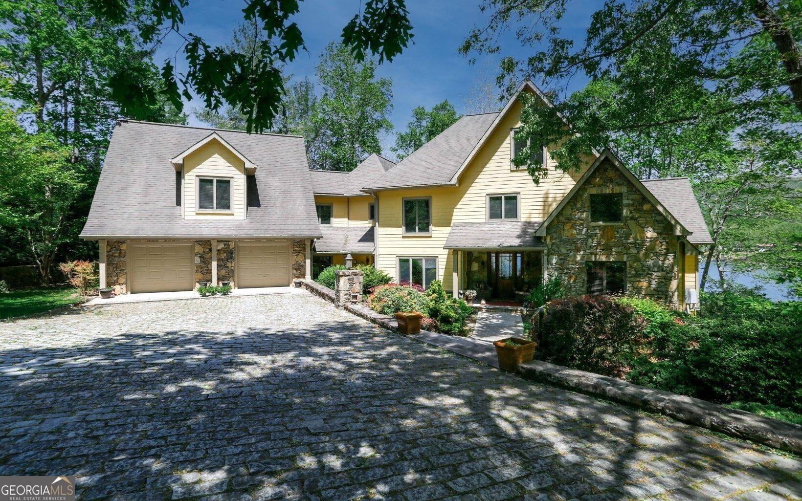 1688 Stonecrest CIR, Hiawassee, GA 30546