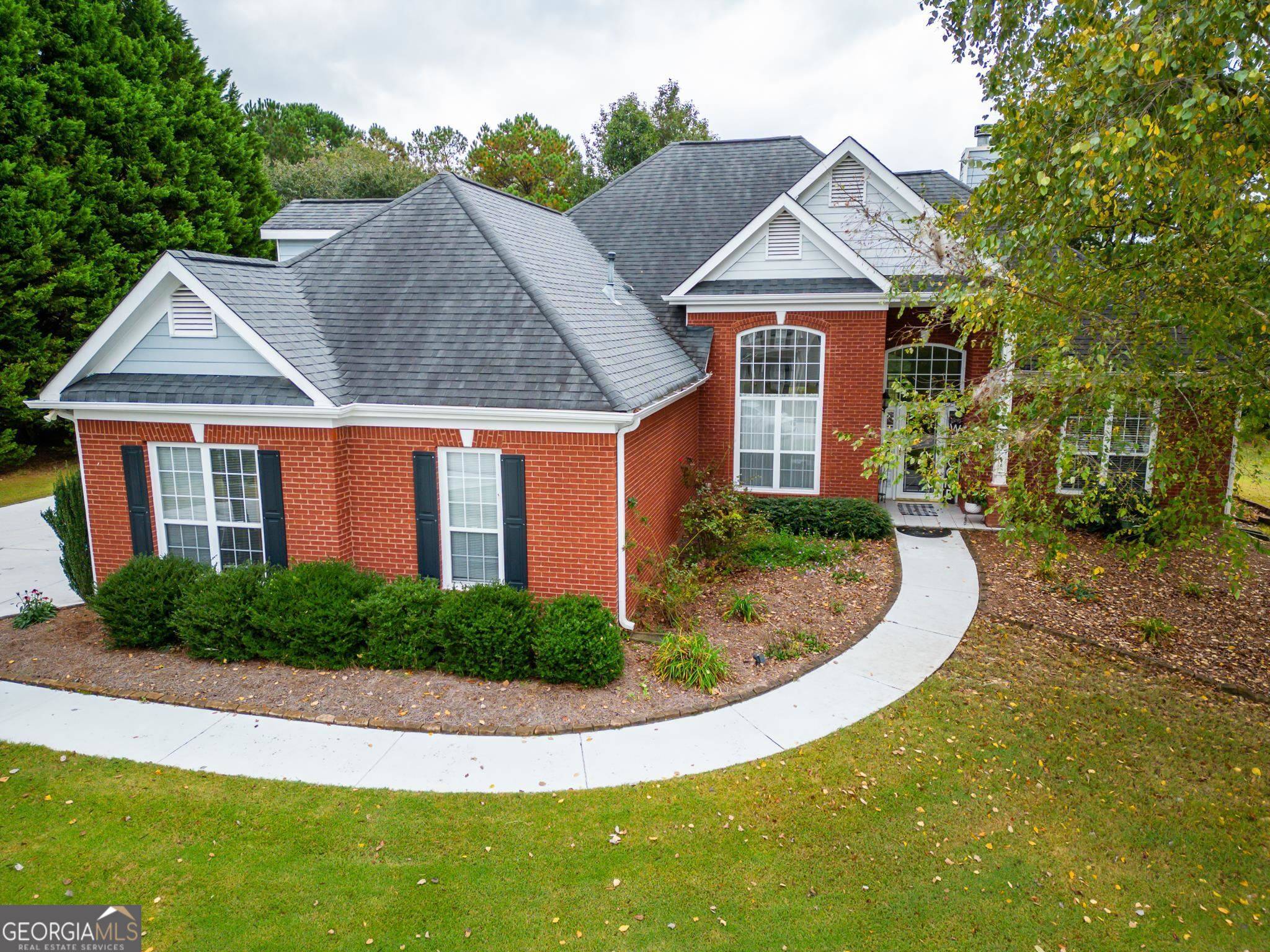 1040 Pebble Bend DR, Grayson, GA 30017