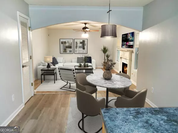 2520 Crooked Creek LN Decatur, GA 30035