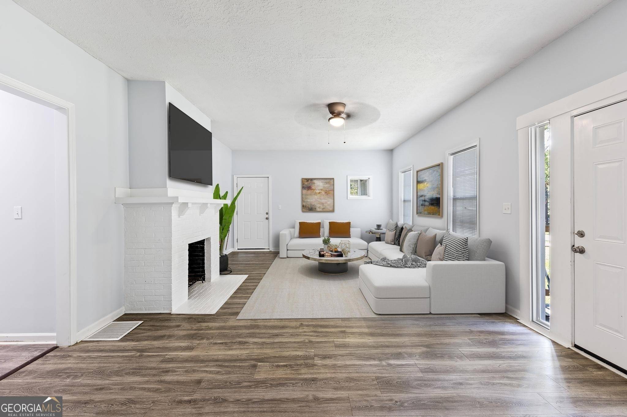 1251 W Poplar ST, Griffin, GA 30224