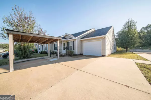 102 Lenox CIR, Lagrange, GA 30241