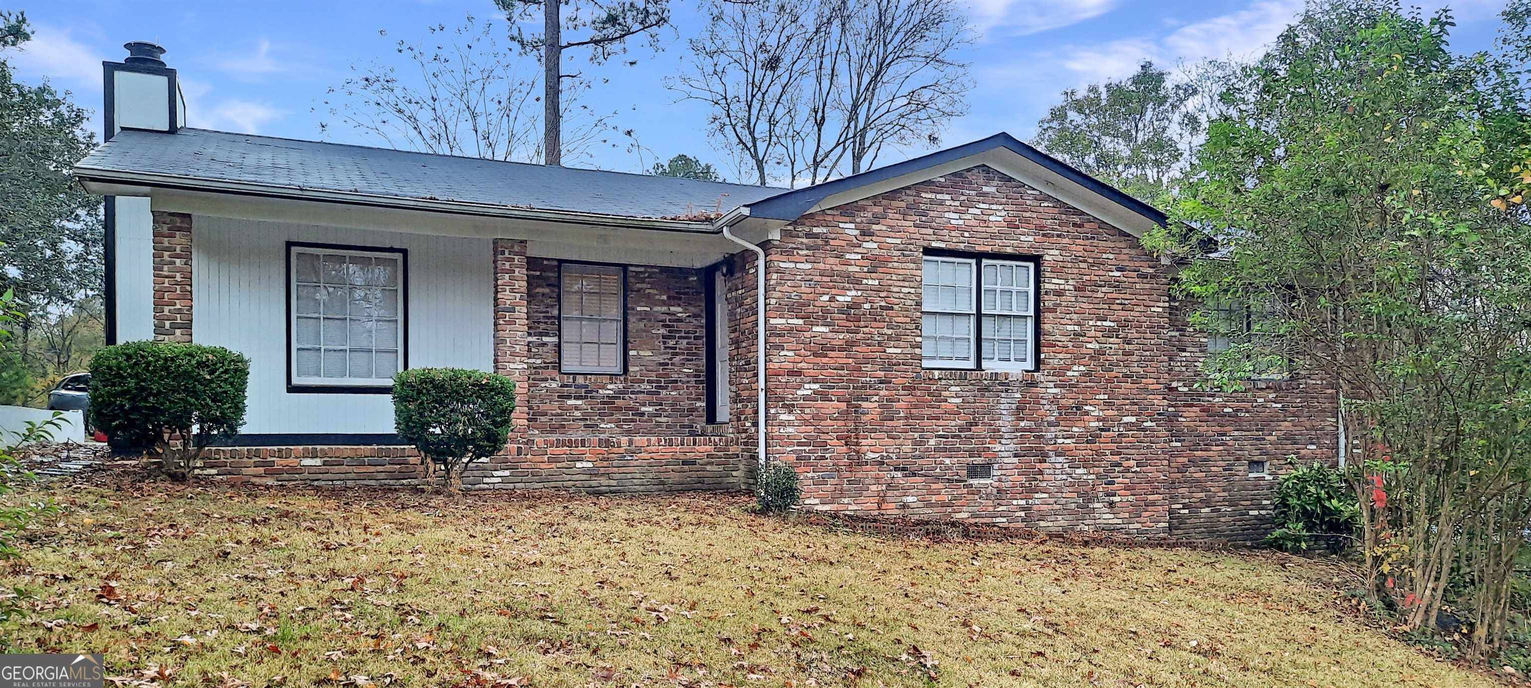 2566 Old Holton RD, Macon, GA 31204