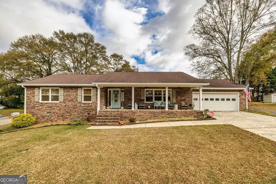 106 W Allison CIR, Carrollton, GA 30117