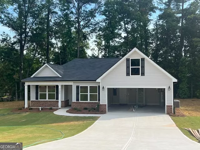 205 Davis Lake, Thomaston, GA 30286