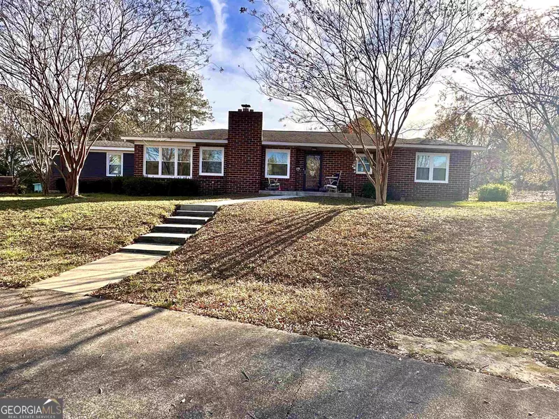 2611 Veterans Memorial Pkwy, Lanett, AL 36863