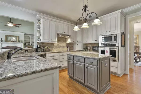 Fayetteville, GA 30215,415 Grooms RD