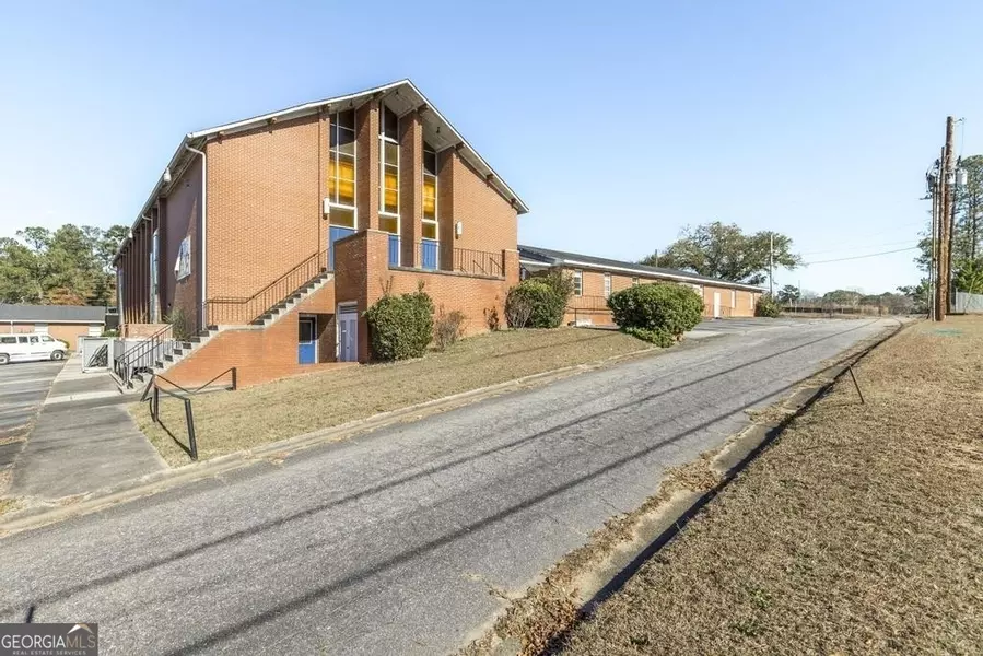 2270 Shurling DR, Macon, GA 31211