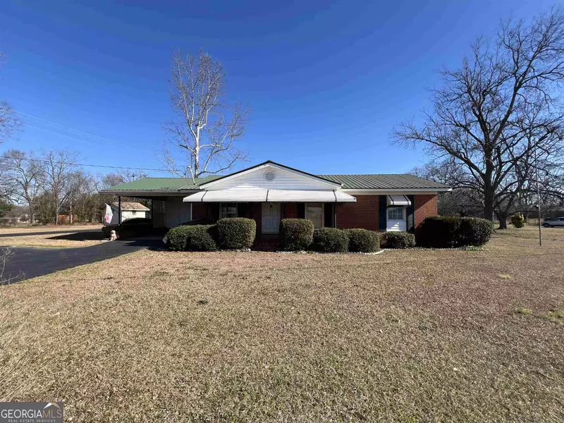 403 E Third Ave, Tennille, GA 31089