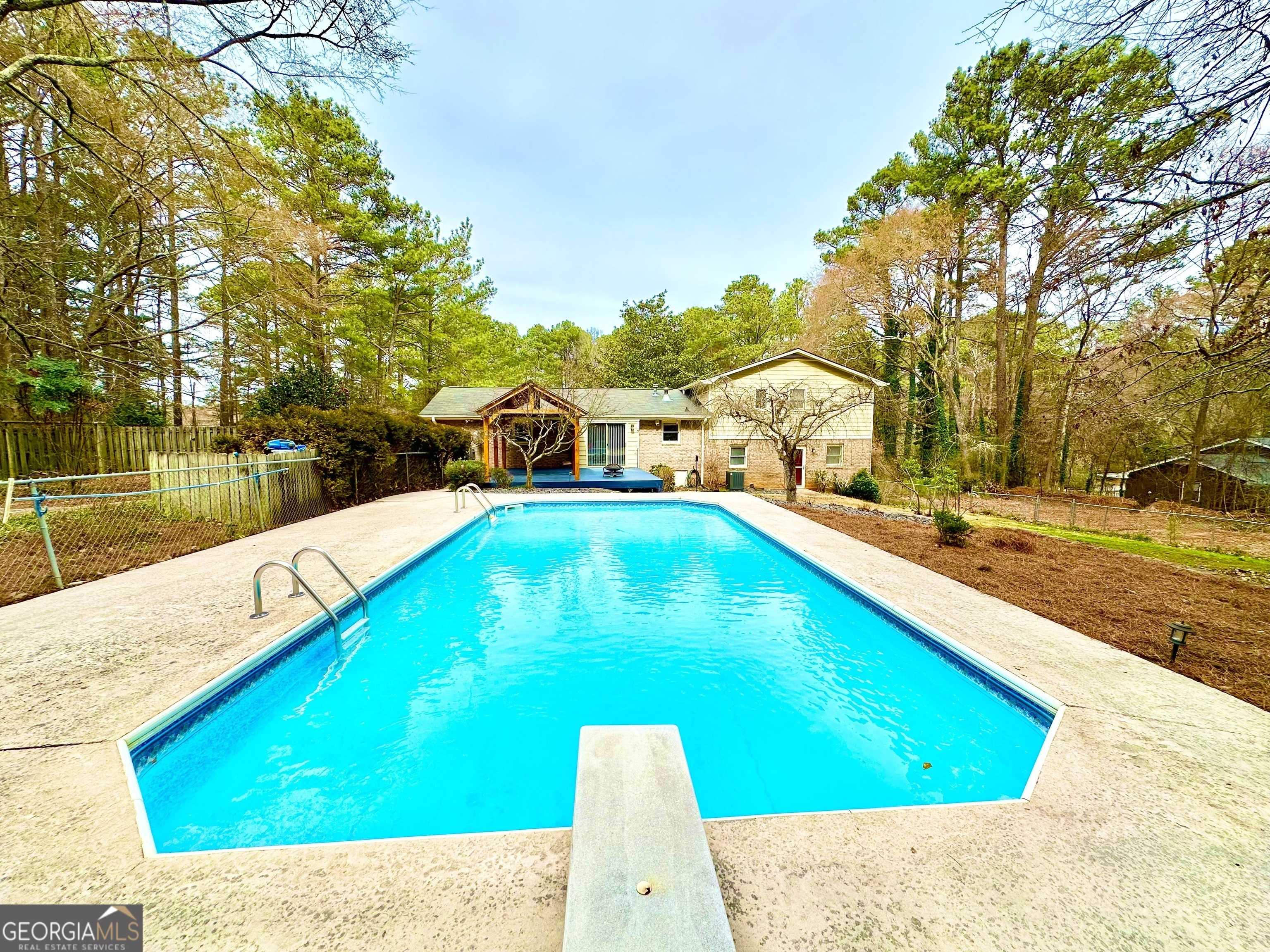 25 SE Fair Oaks DR,  Conyers,  GA 30094