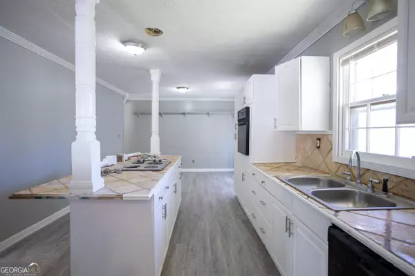 Riverdale, GA 30296,6266 Auburn DR