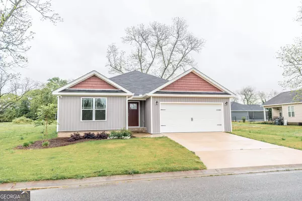 Cochran, GA 31014,131 Colonial DR