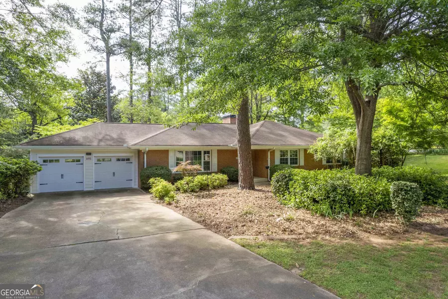 695 Riverhill, Athens, GA 30606