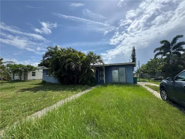 3208 Pinetree ST, Port Charlotte, FL 33952