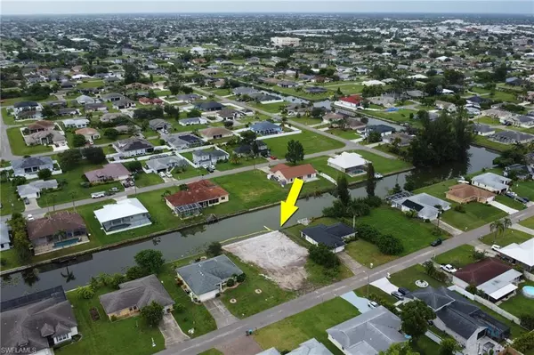 Cape Coral, FL 33990,407 SE 16th ST