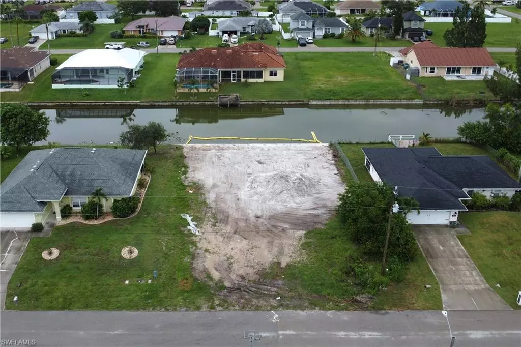 Cape Coral, FL 33990,407 SE 16th ST