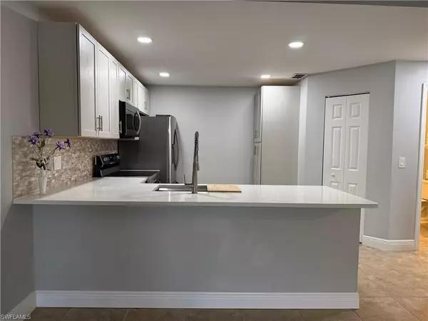 6331 Royal Woods DR, Fort Myers, FL 33908
