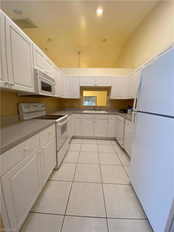 Cape Coral, FL 33990,909 SE 14th ST #911