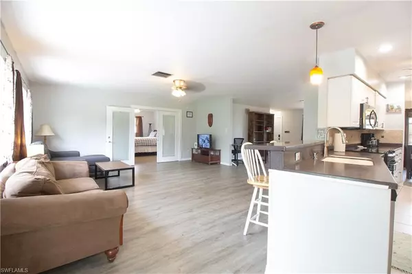 North Fort Myers, FL 33917,77 Cardinal DR