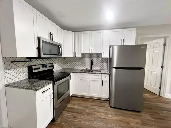 North Fort Myers, FL 33903,27 Cypress ST