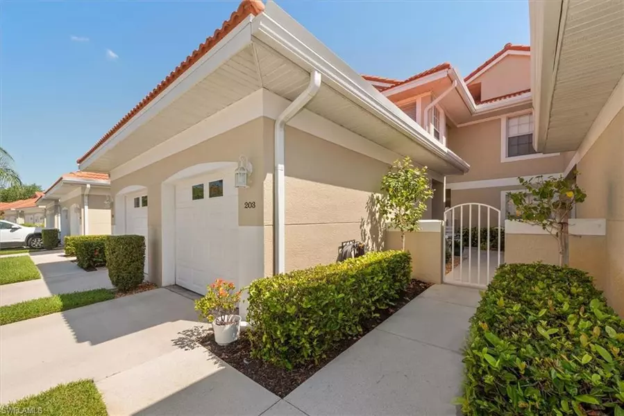 5135 Cobble Creek CT #203, Naples, FL 34110