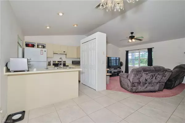 Lehigh Acres, FL 33971,2519 6th ST W