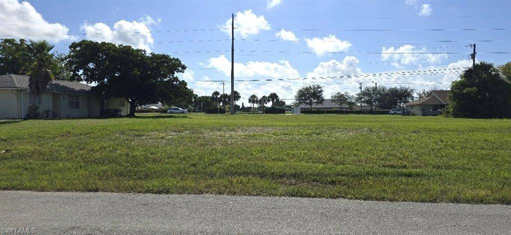 1937 SW Santa Barbara PL, Cape Coral, FL 33991