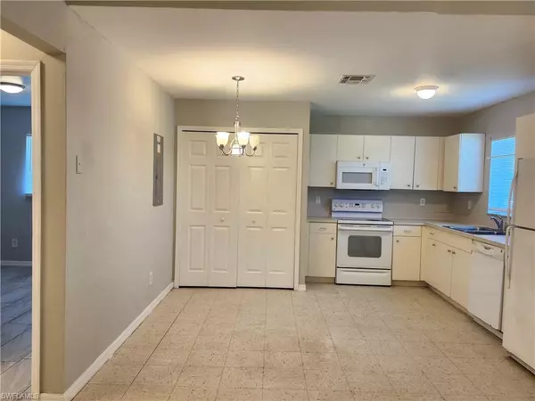 Lehigh Acres, FL 33973,4527 19th ST SW