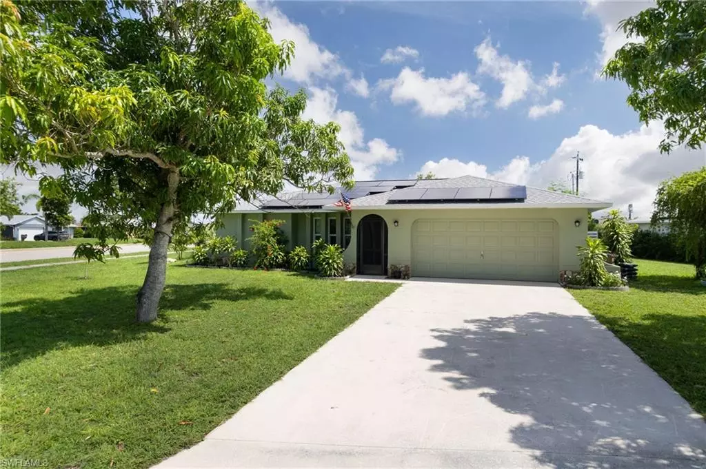 Cape Coral, FL 33990,901 SE 23rd TER