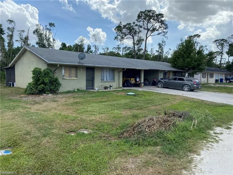 2038 Eloise CIR, North Fort Myers, FL 33917