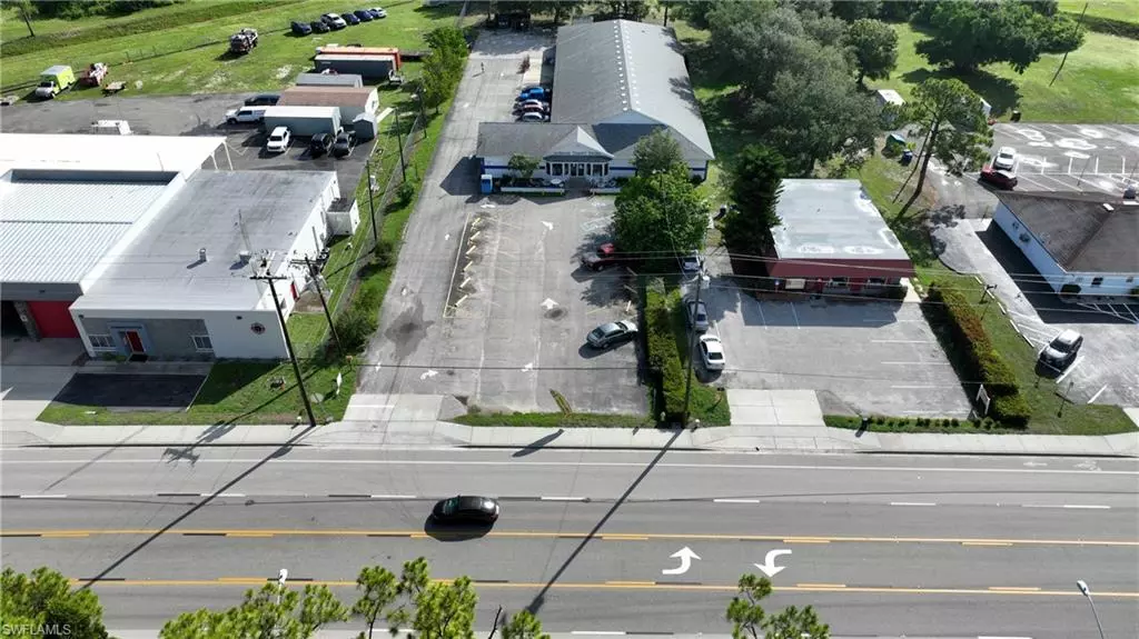 15 Homestead RD S, Lehigh Acres, FL 33936