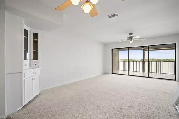 Fort Myers Beach, FL 33931,894 buttonwood DR #215