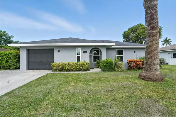 3571 Santiago WAY, Naples, FL 34105