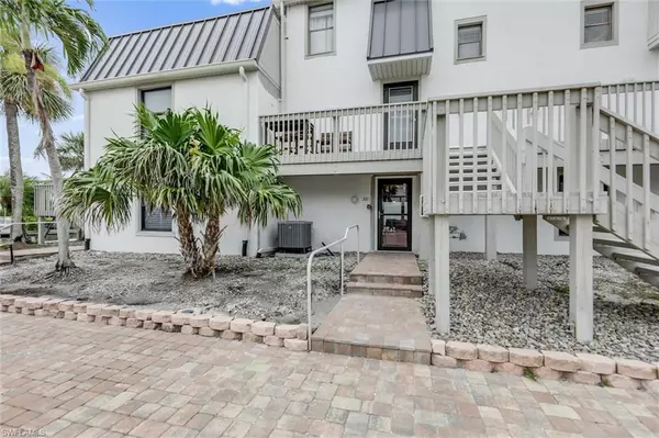 Sanibel, FL 33957,760 Sextant DR #321