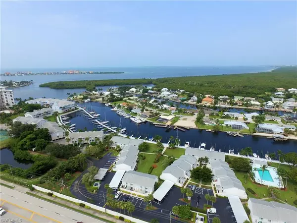 Fort Myers Beach, FL 33931,18010 San Carlos BLVD #31