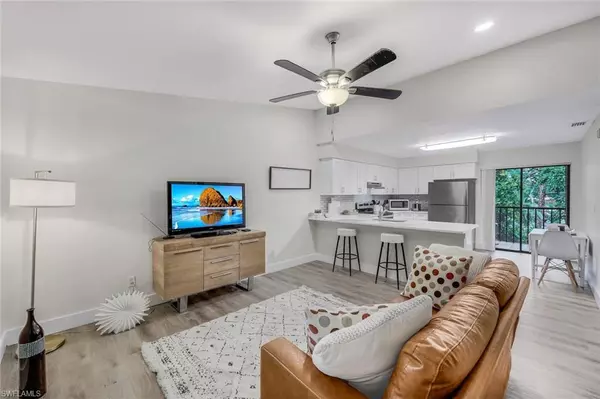 Cape Coral, FL 33904,815 Victoria DR #207