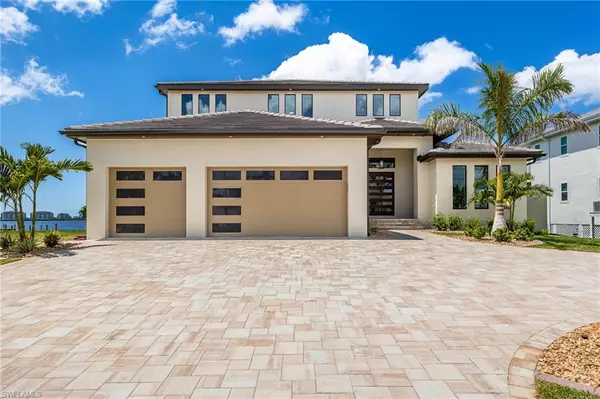 Cape Coral, FL 33904,1024 Dolphin DR