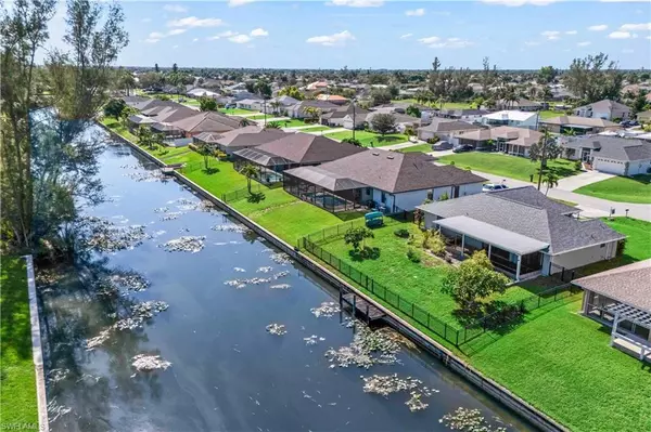 Cape Coral, FL 33990,223 SE 16th ST