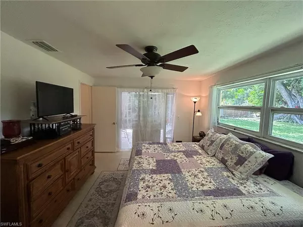 Fort Myers, FL 33919,1649 N Hermitage RD