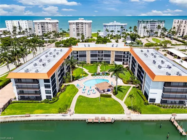 Naples, FL 34103,2900 Gulf Shore BLVD N #111