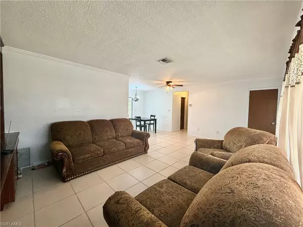 Lehigh Acres, FL 33936,1521 Huntdale ST E