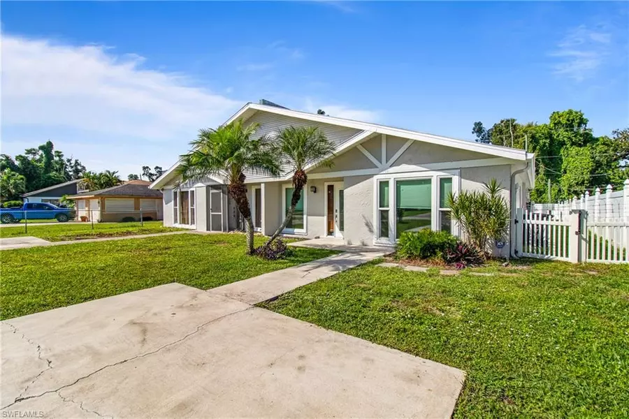 17404/17400 Dumont DR, Fort Myers, FL 33967