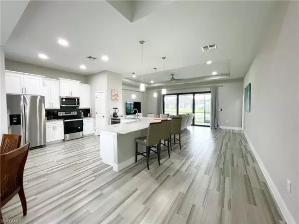 Cape Coral, FL 33991,812 SW 8th PL